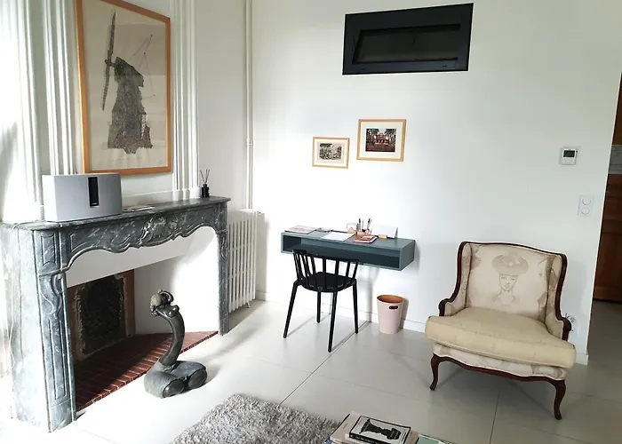Beautiful Art Lovers Apartment