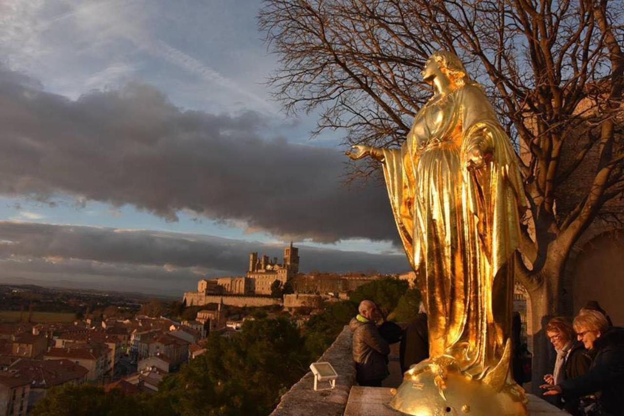 Beautiful Art Lovers Beziers